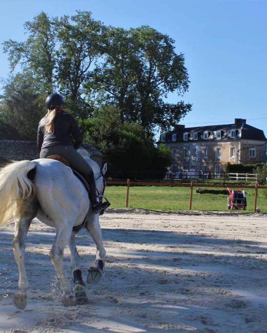 Gite Au Haras La Belle Emanville Exteriör bild